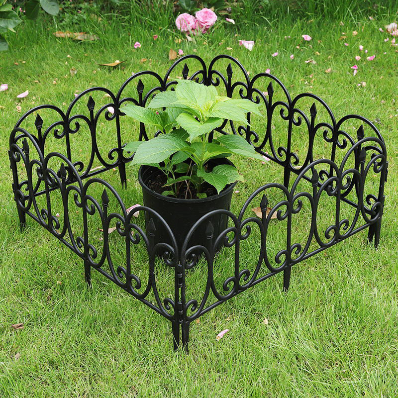 Wrought Iron Effect Plastic Garden Fence 6 Pack – Interlocking Border Panels with Ground Spikes, Weatherproof & Rust-Free, Lawn Edging for Flower Beds, Paths & Borders | Black 60x33cm