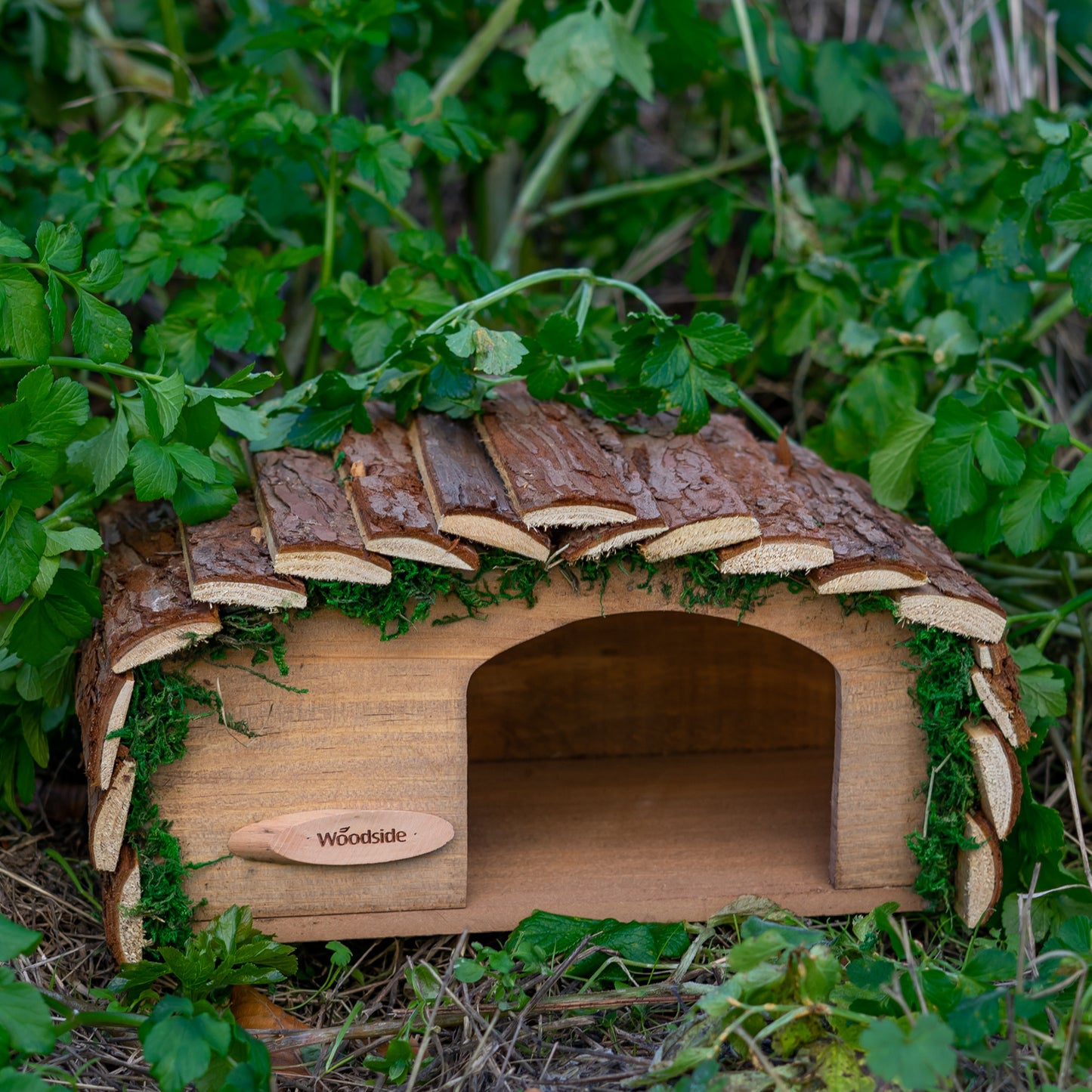 Woodside Hedgehog House with Bark Roof – Wildlife Shelter & Garden Habitat