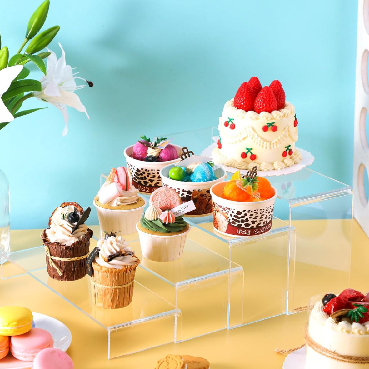 Acrylic Clear Display Plinths Stands Risers Shelf for Dessert Cupcake Perfume
