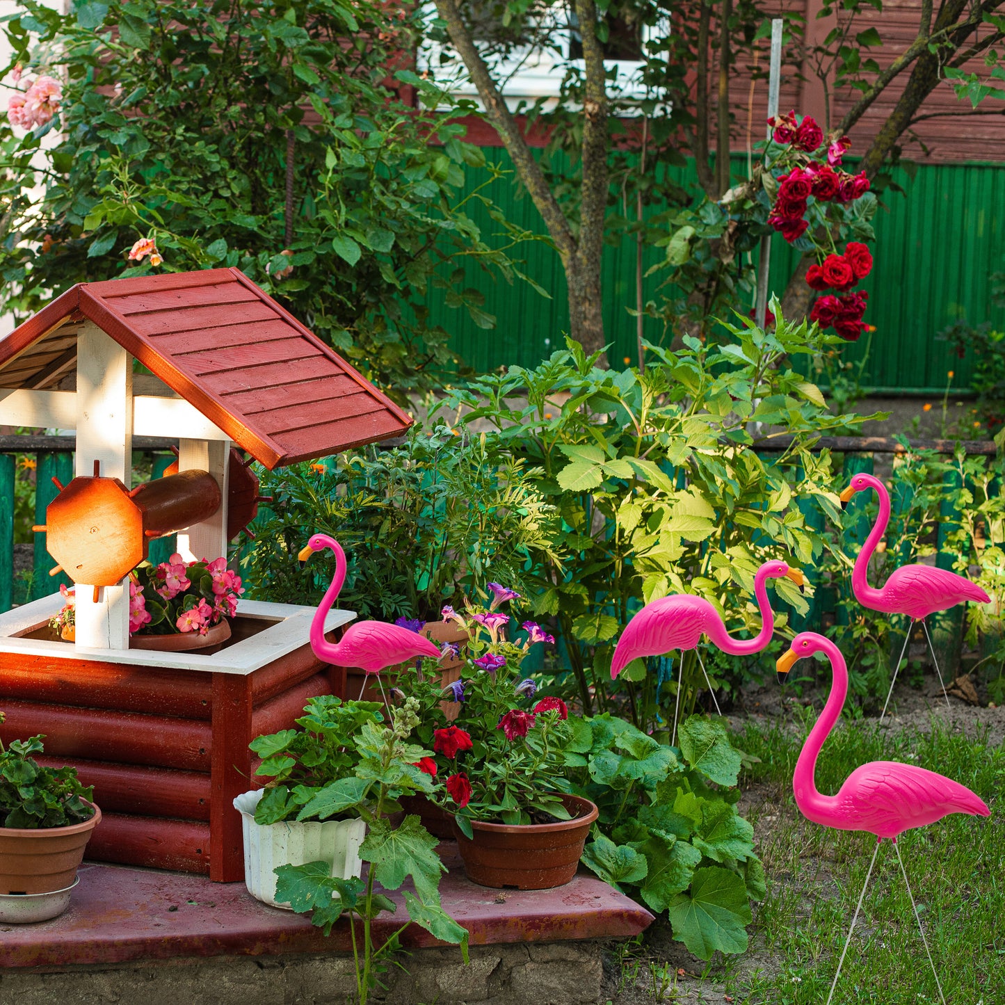 Flamingo Garden Ornaments – Pair of Pink Flamingo Yard Statues with Ground Spikes – Durable Weatherproof PE Decoration for Lawn, Patio, or Outdoor Display