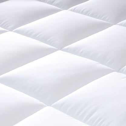 Hotel Quality Mattress Topper Extra Heigh, 10cm / 4 inch Heigh & Extra Soft, Easy Care & Machine Washable, Comes in Small Single, Single, Small Double, Double, King & Super King Sizes. Christmas Gifts