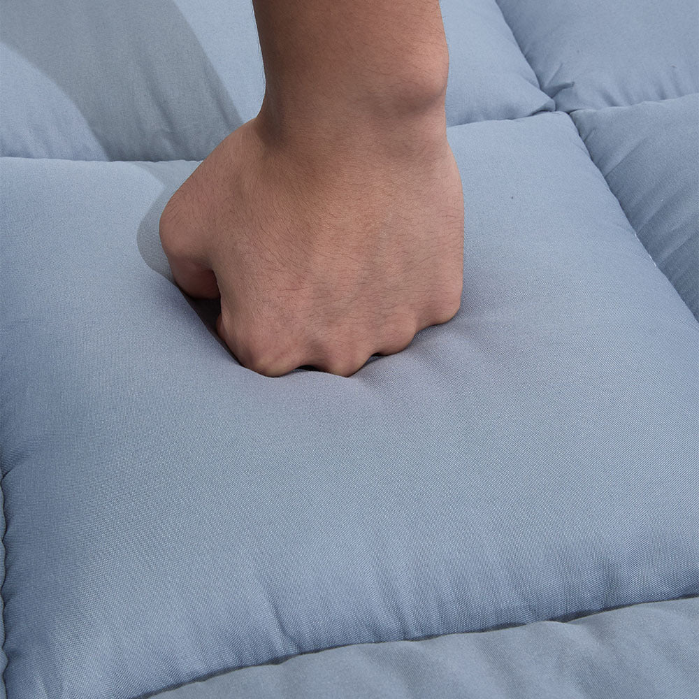 Ultra-soft and Comfortable Brushed Quilted Mattress Topper, Extra-thick Foldable Mattress Topper with Side Plaid Design, Breathable and Durable Bed Mattress Pad Cover, with Strap Design, Medium Hardness, Luxury Bedding for Bedroom, Apartment, Guest Room,