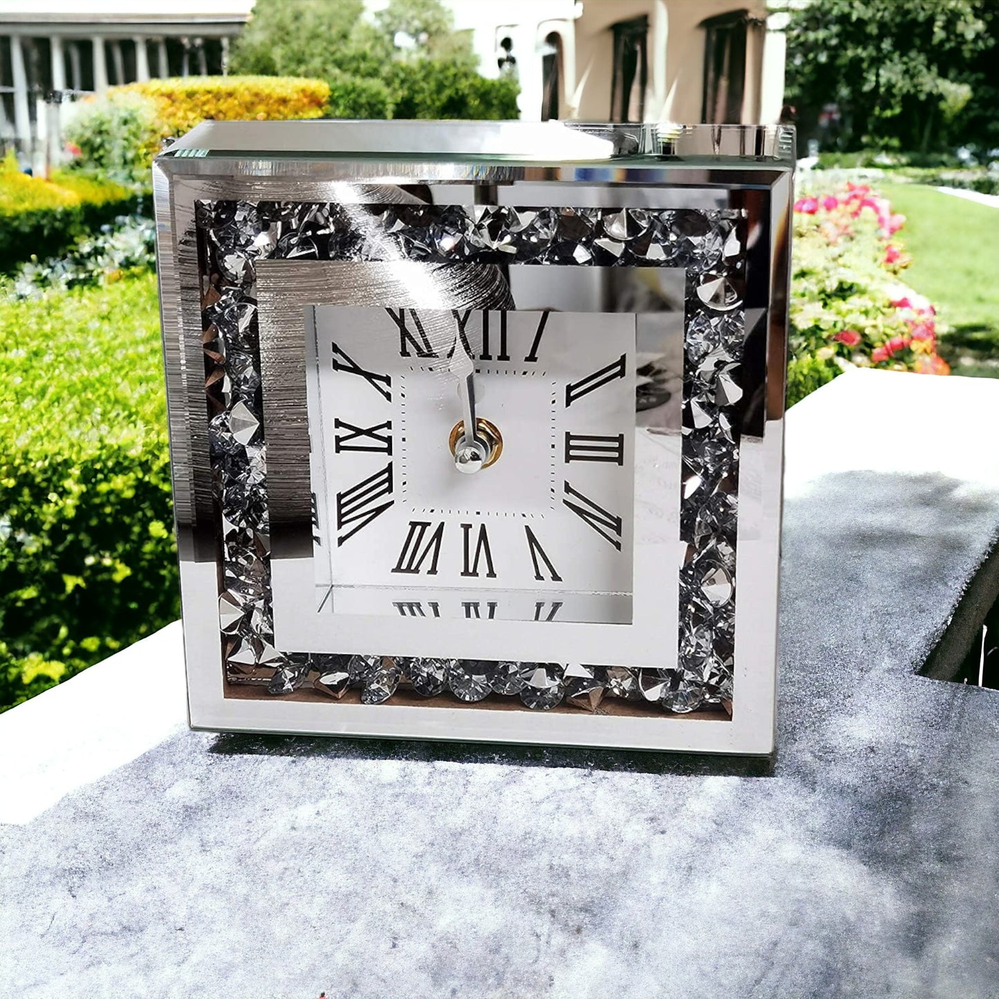 SERENA'S®Square Loose Diamante Mantle Clock Desk Clock Elegant Luxury Diamond Crystal Mirror Crushed Jewel Roman Table Clock Silent For Home Office Living Room Bedroom Decoration-15X15cm silver