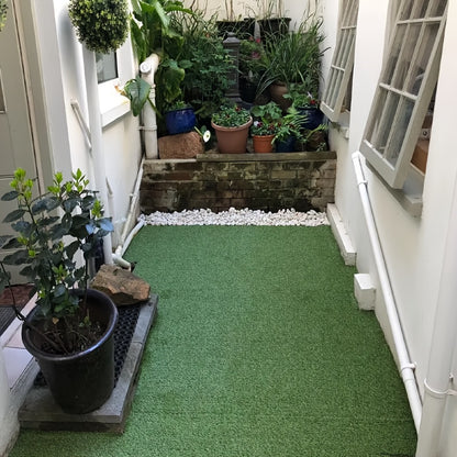 Natural And Realistic High-Density Artificial Turf for The Garden, Indoor And Outdoor Artificial Grass, Artificial Grass Carpet, Dog Lawn, Green, 130 X 70Cm