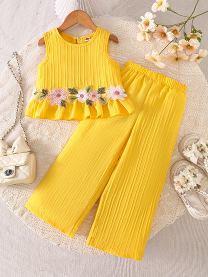 2pcs Set. Girls' Tank Top and Wide-leg Pants Set, Featuring Stylish Lace Trim and Ruffle Details. Simple and Fashionable Design. Ideal for Girls' Daily Casual Wear in Spring and Summer. Suitable for Girls Aged 1-8 for Daily Leisure and Sports