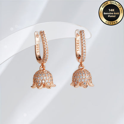 [Wedding Jewelry] A Pair of Rose Golden High-End Hypoallergenic Copper Women's Earrings, Elegant and Luxurious with Synthetic Synthetic Zirconia Inlay, Rose Flower and Lily of the Valley Pendant Design, Suitable for Daily Wear, Banquets, and Vacations, We