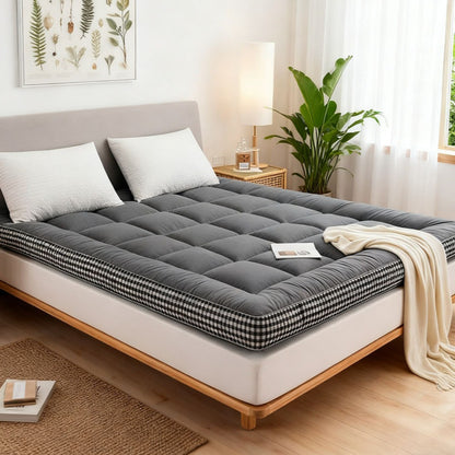 Ultra-soft and Comfortable Brushed Quilted Mattress Topper, Extra-thick Foldable Mattress Topper with Side Plaid Design, Breathable and Durable Bed Mattress Pad Cover, with Strap Design, Medium Hardness, Luxury Bedding for Bedroom, Apartment, Guest Room,