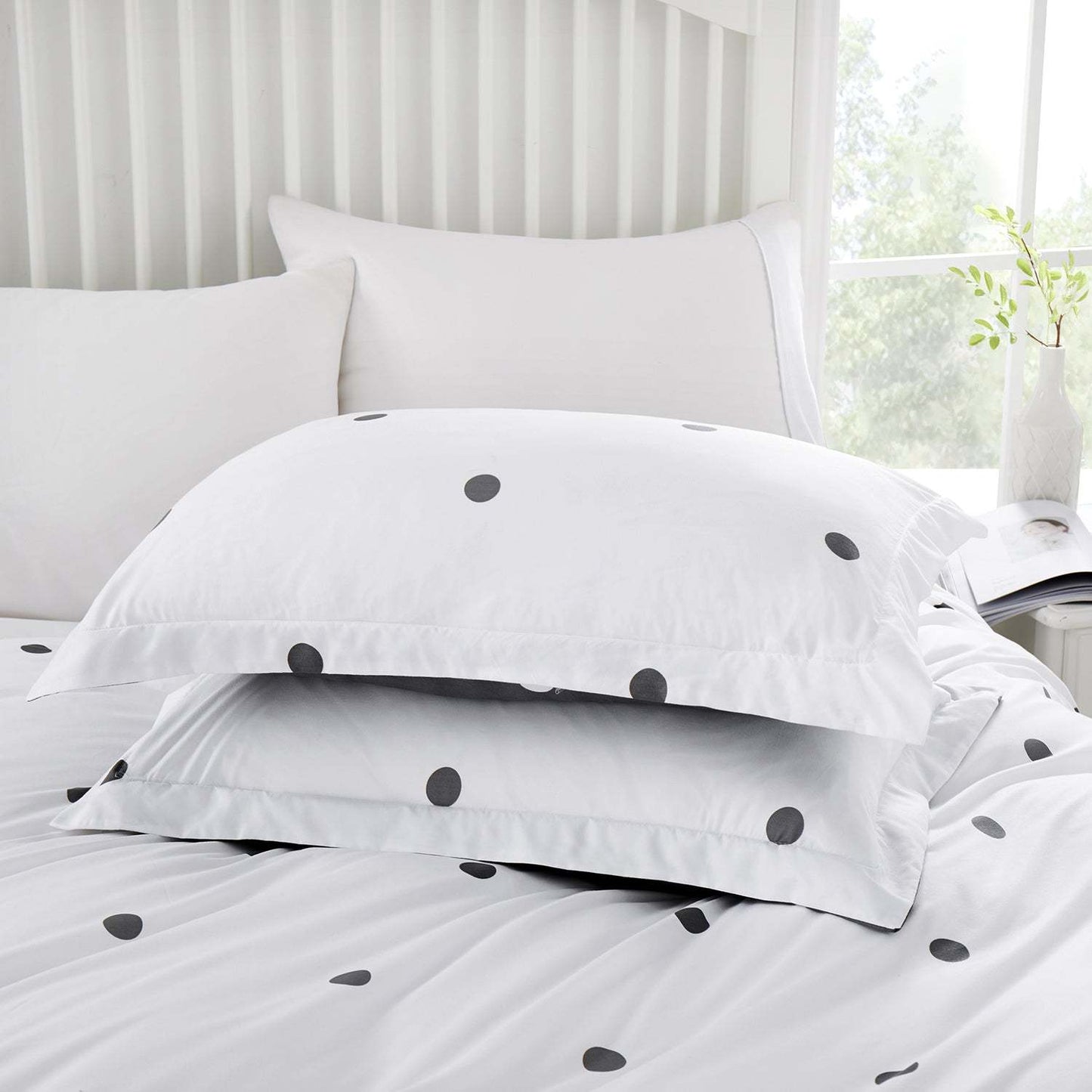 3pcs Polka Dot Printed Reversible Duvet Cover Set - with Pillowcases Soft & Breathable Microfiber, Button Closer, Machine Washable, wrinkle free & Durable – perfect for Bedroom, Guest Room All Sizes Available