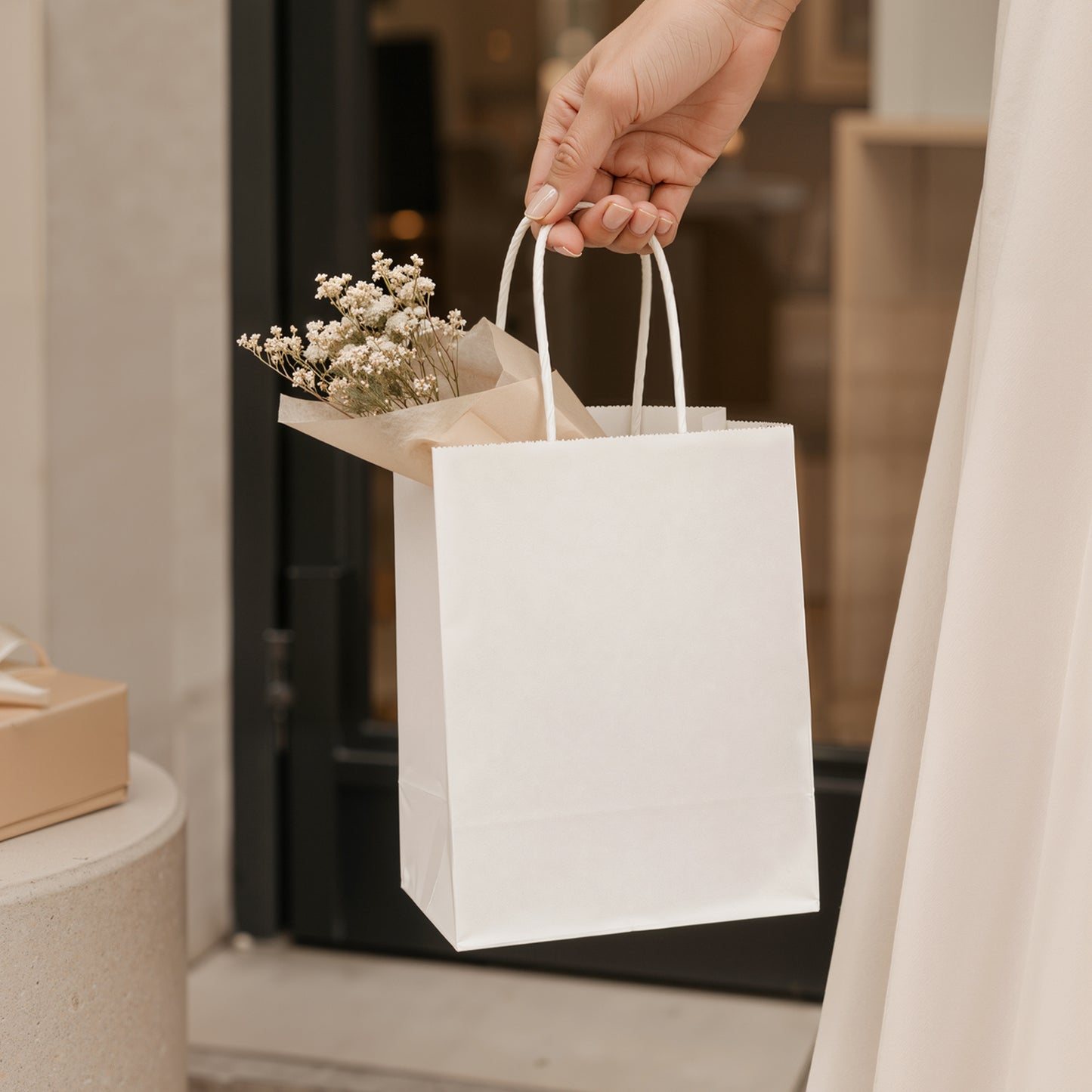 100-Pack Kraft Paper Bags with Handles – Ideal for Gift Wrapping, Parties, Holiday Celebrations & Retail Use