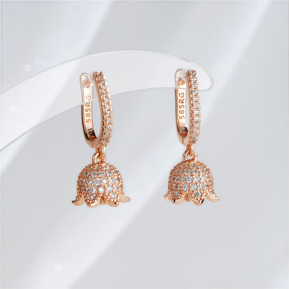 [Wedding Jewelry] A Pair of Rose Golden High-End Hypoallergenic Copper Women's Earrings, Elegant and Luxurious with Synthetic Synthetic Zirconia Inlay, Rose Flower and Lily of the Valley Pendant Design, Suitable for Daily Wear, Banquets, and Vacations, We