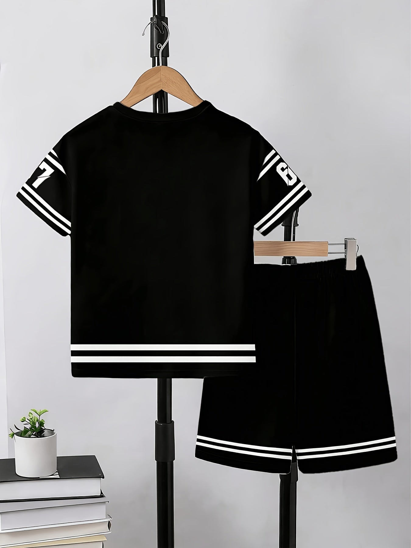 2pcs/Set Boys' Casual Stylish Creative Graphic Number 67 Cartoon Print Short Sleeve T-Shirt And Shorts Set, Comfortable Daily Wear for Spring, Summer & Autumn, for Outdoor
