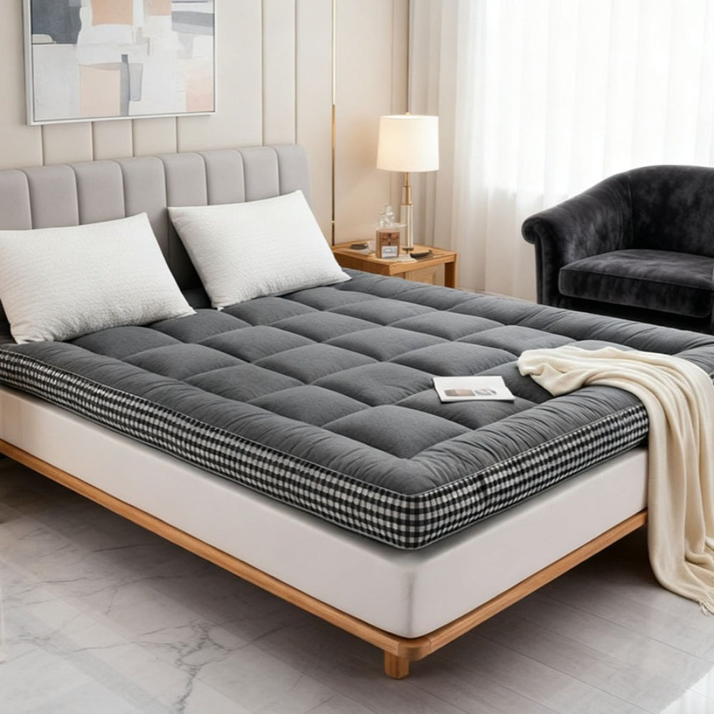 Ultra-soft and Comfortable Brushed Quilted Mattress Topper, Extra-thick Foldable Mattress Topper with Side Plaid Design, Breathable and Durable Bed Mattress Pad Cover, with Strap Design, Medium Hardness, Luxury Bedding for Bedroom, Apartment, Guest Room,