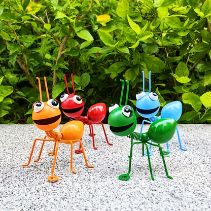 Garden Ant Sculptures 4-Pack — Rustic Iron Metal Yard Decor Figurines with Big Eyes, Halloween & Outdoor Patio Decoration, No Battery Needed