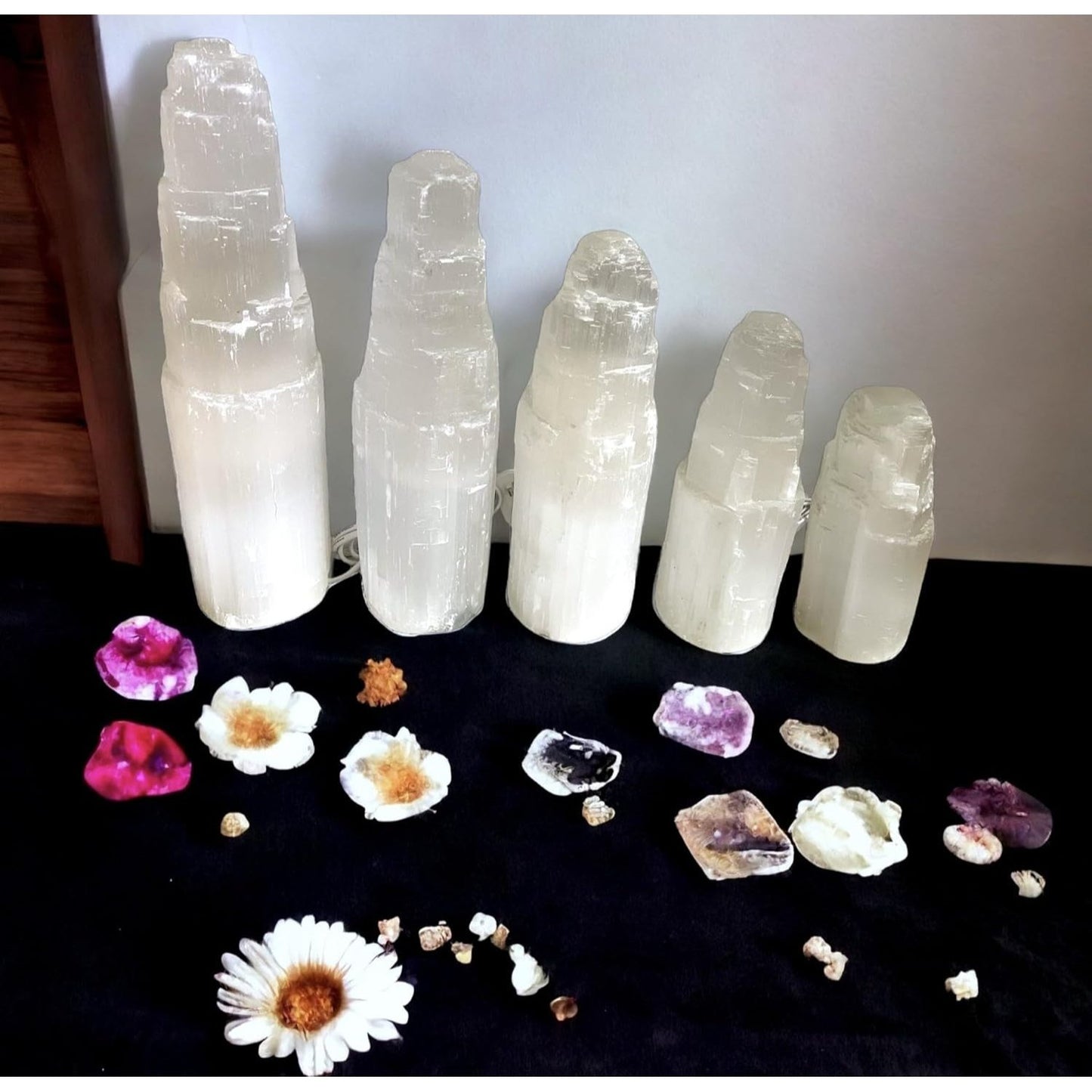 Selenite Mountain Pillars Handmade White Natural Raw Crystal Tower Healing Energy Mineral Meditation Charging Selenite Crystal Table Decorative Pillar Chakra Spiritual Gift Decorative