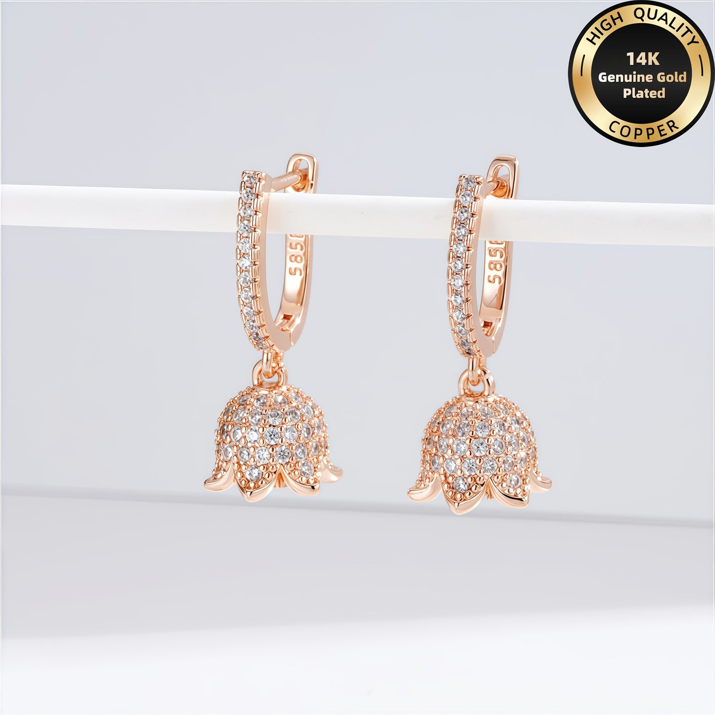 [Wedding Jewelry] A Pair of Rose Golden High-End Hypoallergenic Copper Women's Earrings, Elegant and Luxurious with Synthetic Synthetic Zirconia Inlay, Rose Flower and Lily of the Valley Pendant Design, Suitable for Daily Wear, Banquets, and Vacations, We