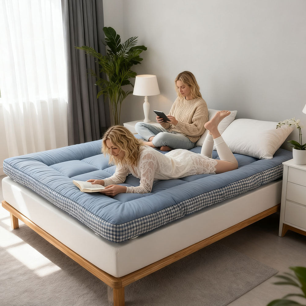 Ultra-soft and Comfortable Brushed Quilted Mattress Topper, Extra-thick Foldable Mattress Topper with Side Plaid Design, Breathable and Durable Bed Mattress Pad Cover, with Strap Design, Medium Hardness, Luxury Bedding for Bedroom, Apartment, Guest Room,