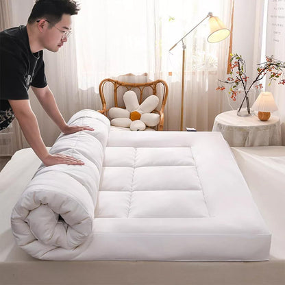 Hotel Quality Mattress Topper Extra Heigh, 10cm / 4 inch Heigh & Extra Soft, Easy Care & Machine Washable, Comes in Small Single, Single, Small Double, Double, King & Super King Sizes. Christmas Gifts