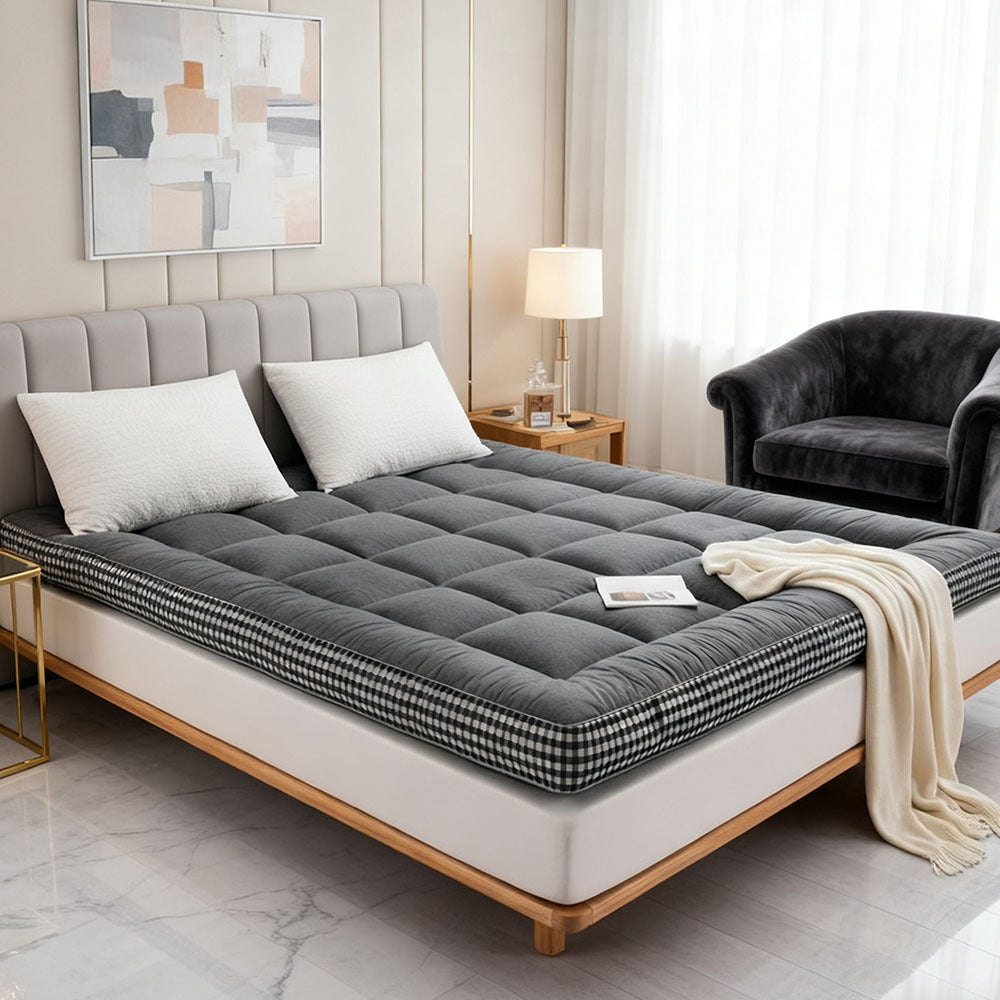 Ultra-soft and Comfortable Brushed Quilted Mattress Topper, Extra-thick Foldable Mattress Topper with Side Plaid Design, Breathable and Durable Bed Mattress Pad Cover, with Strap Design, Medium Hardness, Luxury Bedding for Bedroom, Apartment, Guest Room,