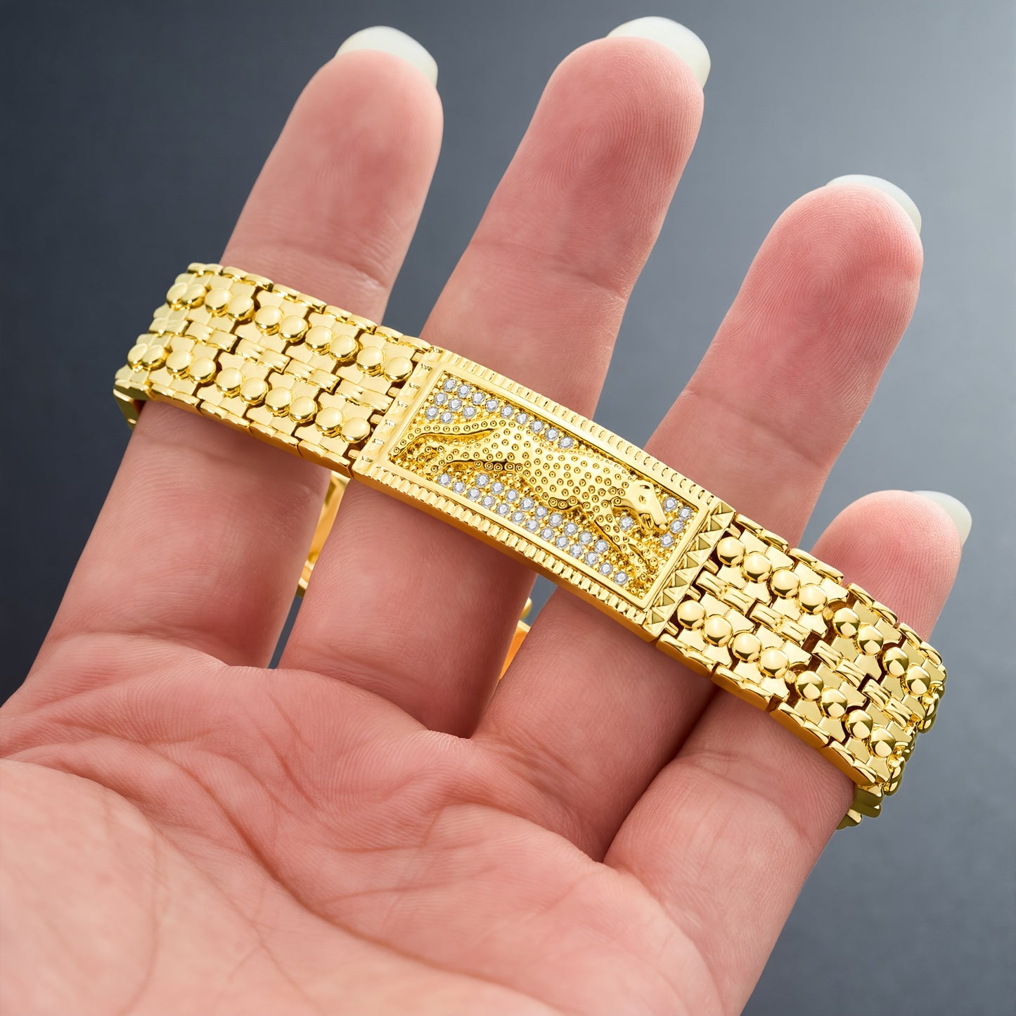 1pc Luxurious and Stylish 18K Gold Plated-plated Copper Bracelet with Leopard and Synthetic Cubic Zirconiaia, an Exquisite Fashion Bracelet Essential for Daily Wear by Both Men and Women