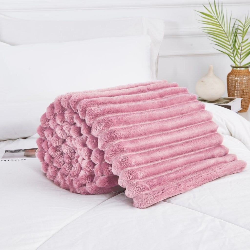 GC GAVENO CAVAILIA Ribbed Fleece Throw – 150 x 200cm
