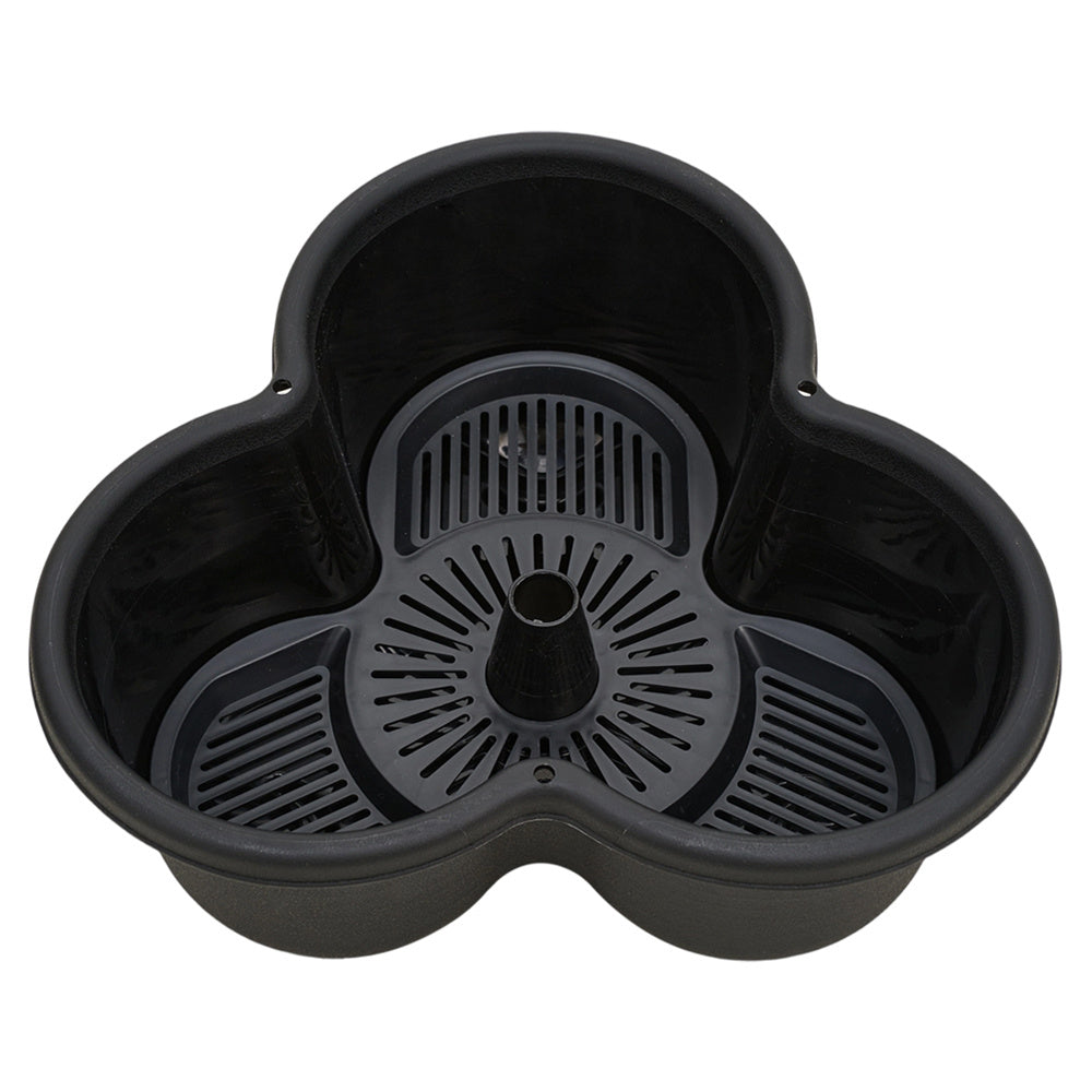 The three-dimensional three-petal flowerpot, strawberry pot, can be multi-layered for vegetable and fruit planting. It is made of pp plastic with five layers, black/ white/ green, and measures 31.5*31.5**13.5cm