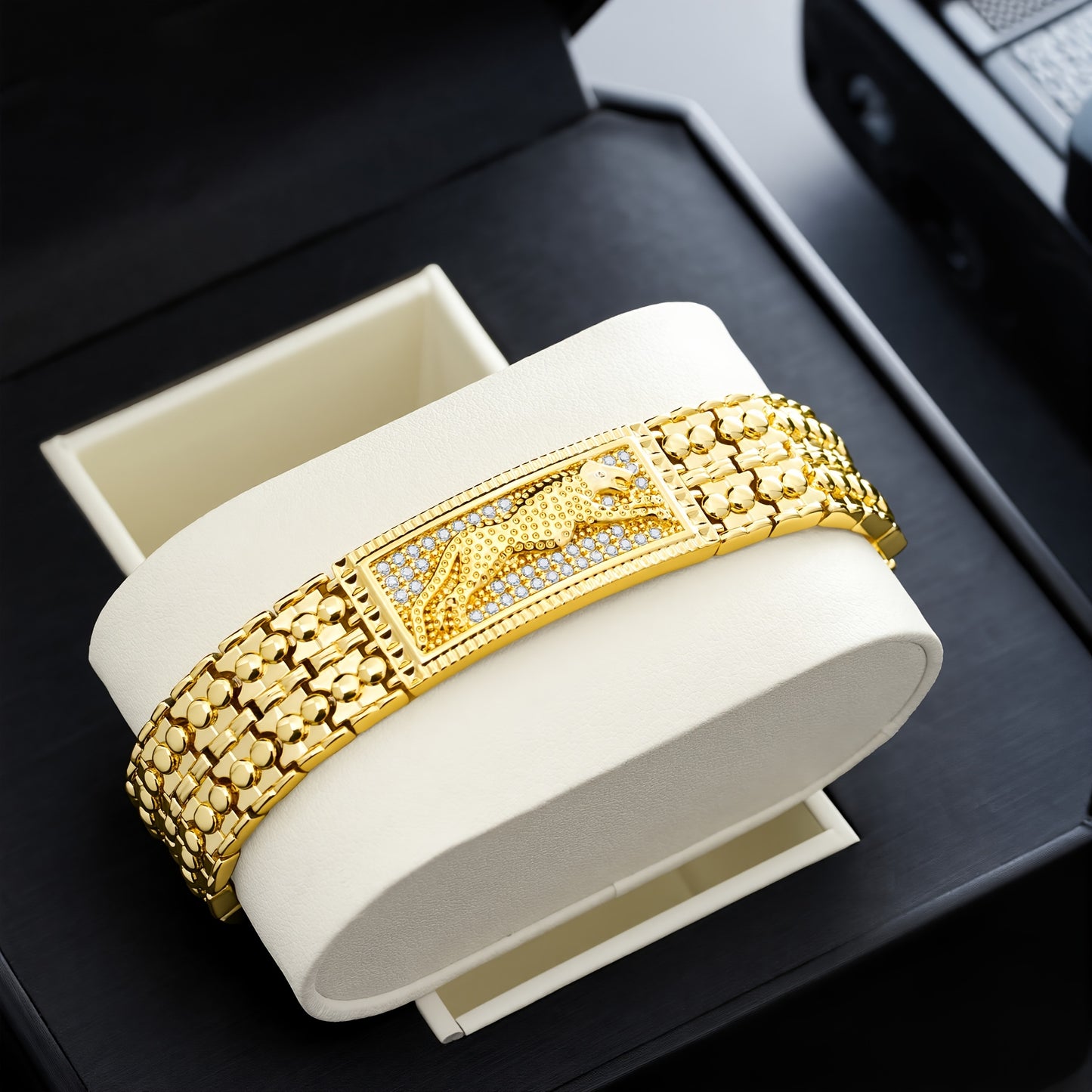 1pc Luxurious and Stylish 18K Gold Plated-plated Copper Bracelet with Leopard and Synthetic Cubic Zirconiaia, an Exquisite Fashion Bracelet Essential for Daily Wear by Both Men and Women