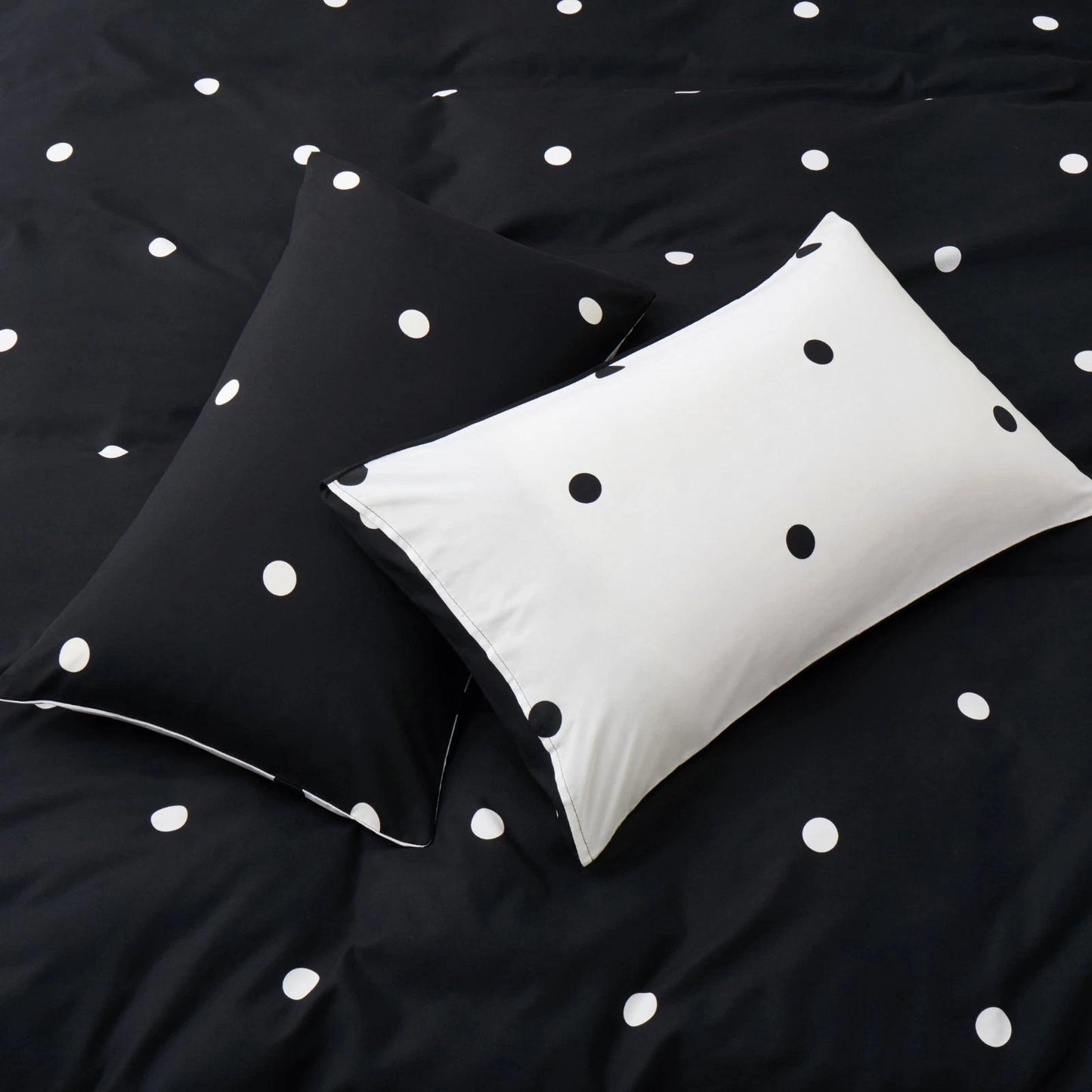 3pcs Polka Dot Printed Reversible Duvet Cover Set - with Pillowcases Soft & Breathable Microfiber, Button Closer, Machine Washable, wrinkle free & Durable – perfect for Bedroom, Guest Room All Sizes Available