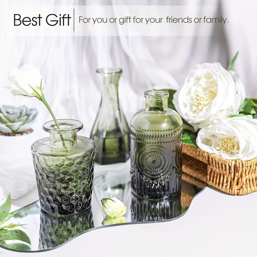 12pcs Blue/Green Glass Bud Vase Set, Mini Retro Small Vase, Ideal Rural Centerpiece for Wedding Decoration, Family Dining Table Decoration And Floral Arrangement