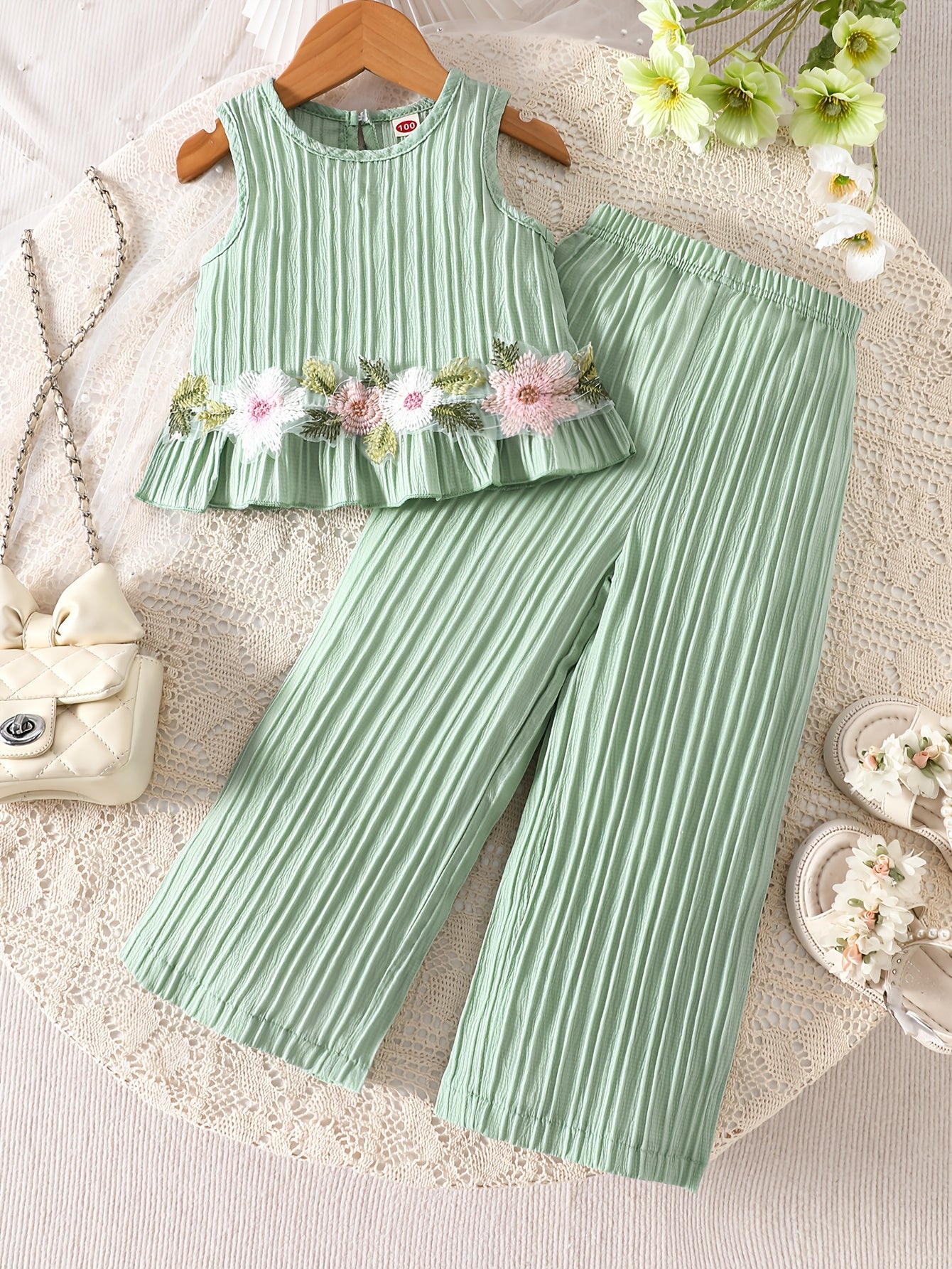 2pcs Set. Girls' Tank Top and Wide-leg Pants Set, Featuring Stylish Lace Trim and Ruffle Details. Simple and Fashionable Design. Ideal for Girls' Daily Casual Wear in Spring and Summer. Suitable for Girls Aged 1-8 for Daily Leisure and Sports