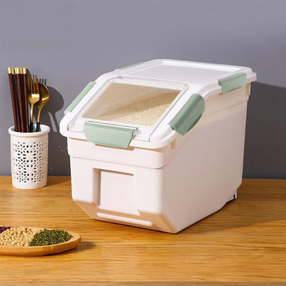 10kg Airtight Pet Food Storage Bin with Scoop & Wheels – Large PP Dog Cat Dry Food Container with Inclined Opening for Rice, Grain & Kibble, Green