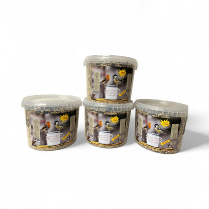 Farmly Foods Super Original Wild Bird Seed Mix 5 Litre Airtight Tub – 15-Seed Blend, 3.8kg, Attracts Robins, Blue Tits, Finches & More Garden Birds
