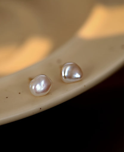 1 Pair of Women's Fashion Stud Earrings, S925 Sterling Silvery Natural Baroque Freshwater Freshwater Pearls Elegant Studs for Daily Wear/Vacation/Valentine's Day/Birthday/Mother's Day Gift, Perfect for Ladies, Comes in a Gift Box