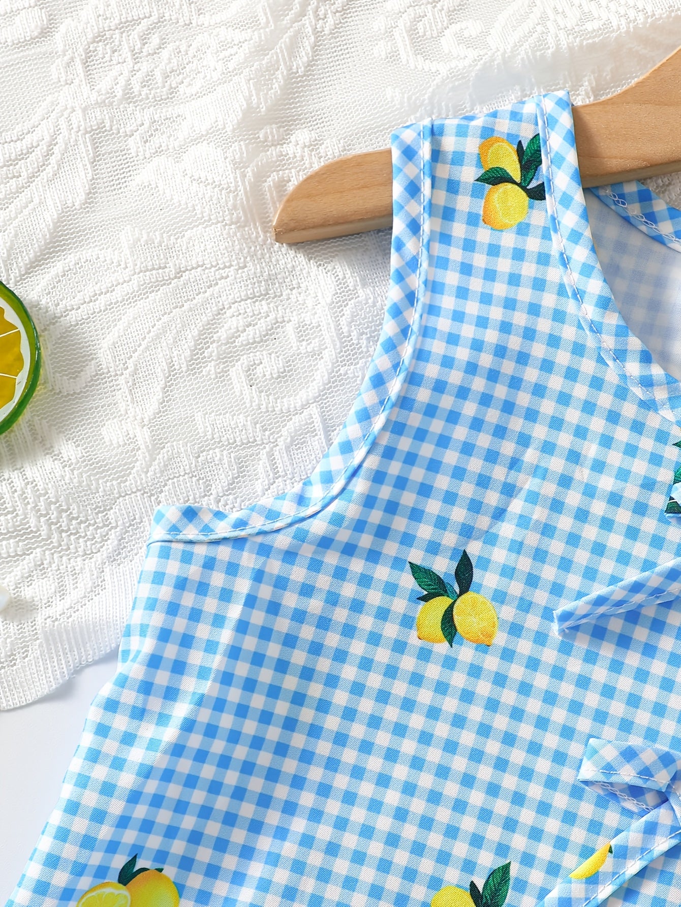 2pcs Set. Girls' Vest And Shorts Outfit, Lemon Print, Contrast Plaid Pattern, Bow Detail, Ruffled Hem. Summer Casual Outfit for Girls. Ideal Gift for 1-8 Year Olds. Suitable for Outdoor Wear