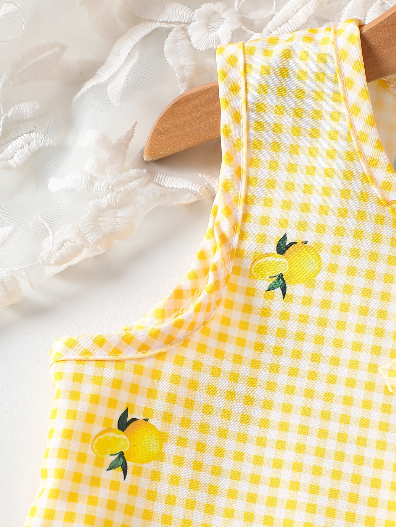 2pcs Set. Girls' Vest And Shorts Outfit, Lemon Print, Contrast Plaid Pattern, Bow Detail, Ruffled Hem. Summer Casual Outfit for Girls. Ideal Gift for 1-8 Year Olds. Suitable for Outdoor Wear
