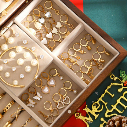 115pcs Fashion Elegant Love Heart Butterfly Necklace Synthetic Zirconia Imitation Pearl Christmas Theme Stud Earrings Hoop Earrings Bracelet Bangle Ring Five-In-One Multi-Piece Jewelry Set Women'S Daily Party Holiday Gift Fashion Jewelry Gift for Gi