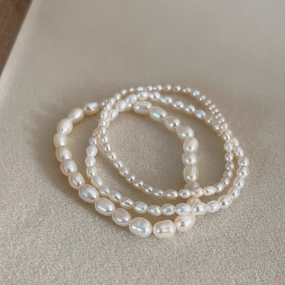 Dainty Freshwater Pearls Bracelet, Year-Round Wear, No Maintenance Required, Luxury Jewelry, November Birthstone Jewelry for Women & Men, Everyday & Special Occasions (Christmas/Graduation/Anniversary)