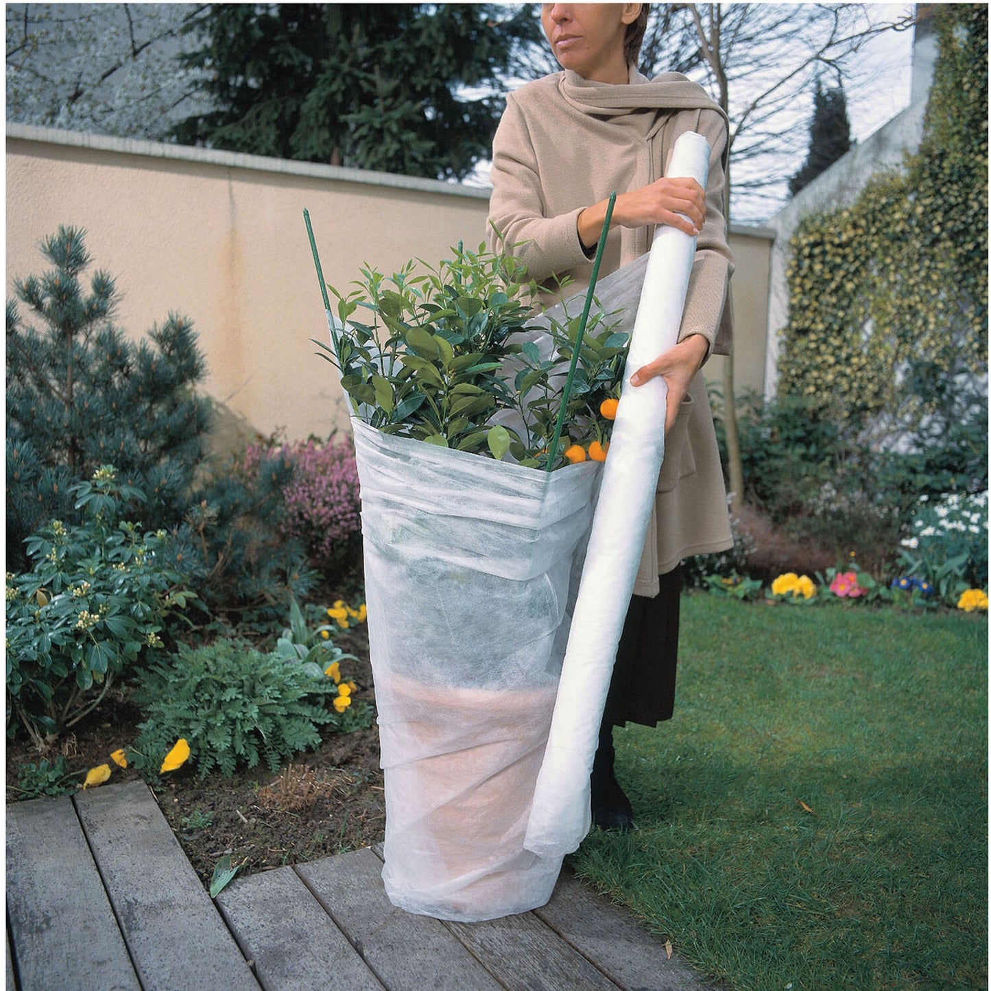 2m x 20m Garden Plant Fleece Frost Seed Sun Rain Protection Winter Cover Fabric 18gsm Horticultural