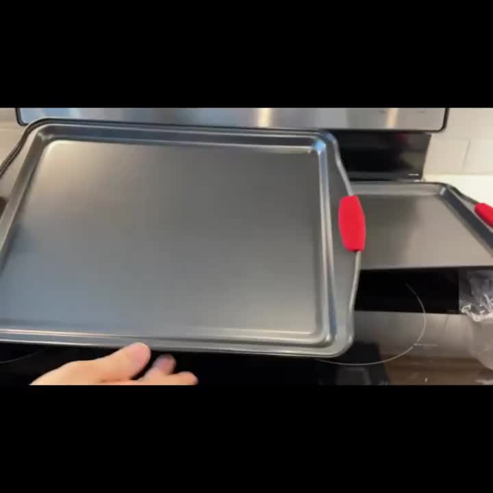 3pcs Heavy-Duty Carbon Steel Non Stick Baking Tray Set - Commercial Grade Oven Biscuit Baking Tray with Red Silicone Texture Anti Slip Layer, No Sharp Edges, Suitable for Home And Professional Kitchens, Ovens, Grills, Compatible with Various Baking Scenar
