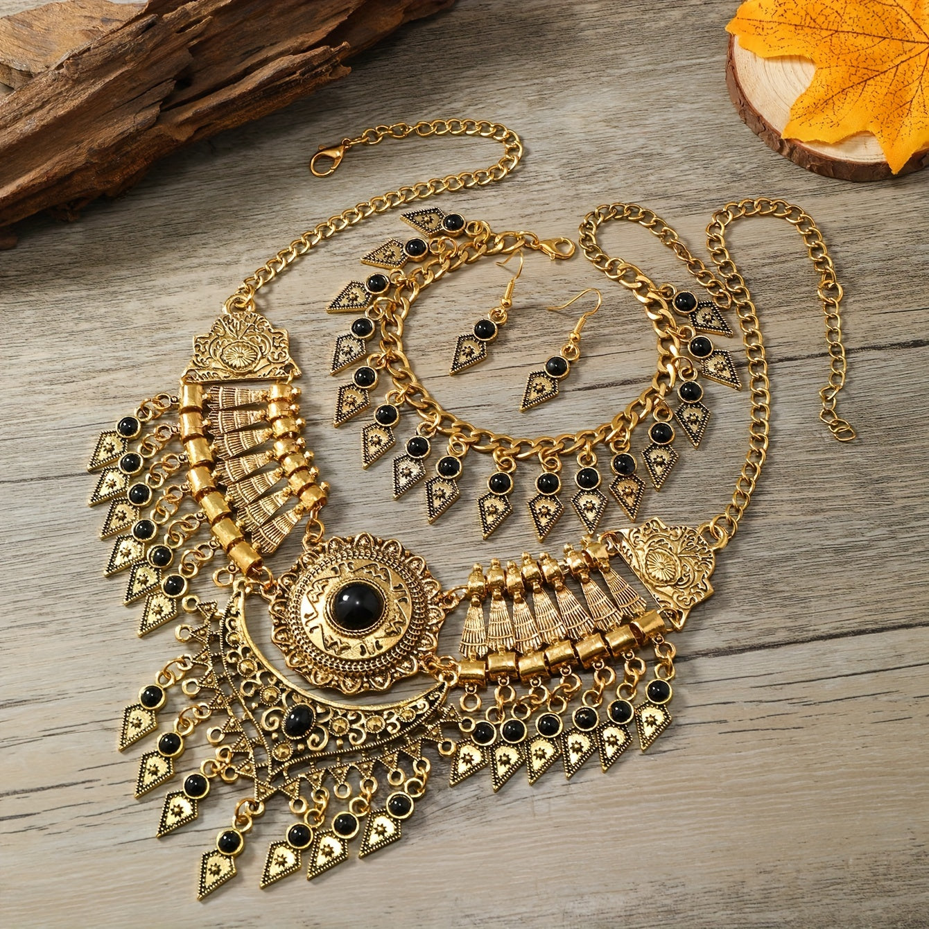 A Stylish Three-Piece Set Featuring a Three-Piece Vintage Multi-Layer Necklace - Ancient Golden Black option