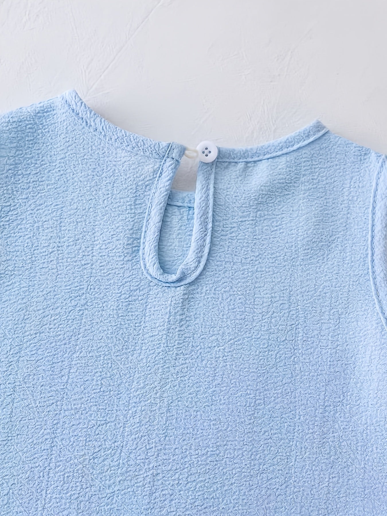 Girls' Summer 2pcs Set: Sleeveless Top and Shorts with Scalloped Hem Design, Fresh and Fashionable Outfit. Light Blue Toddler Set: Sleeveless Tank Top + Shorts, Soft and Breathable Summer Outerwear. Girls' Summer 2pcs Set with Scalloped Lace Trim