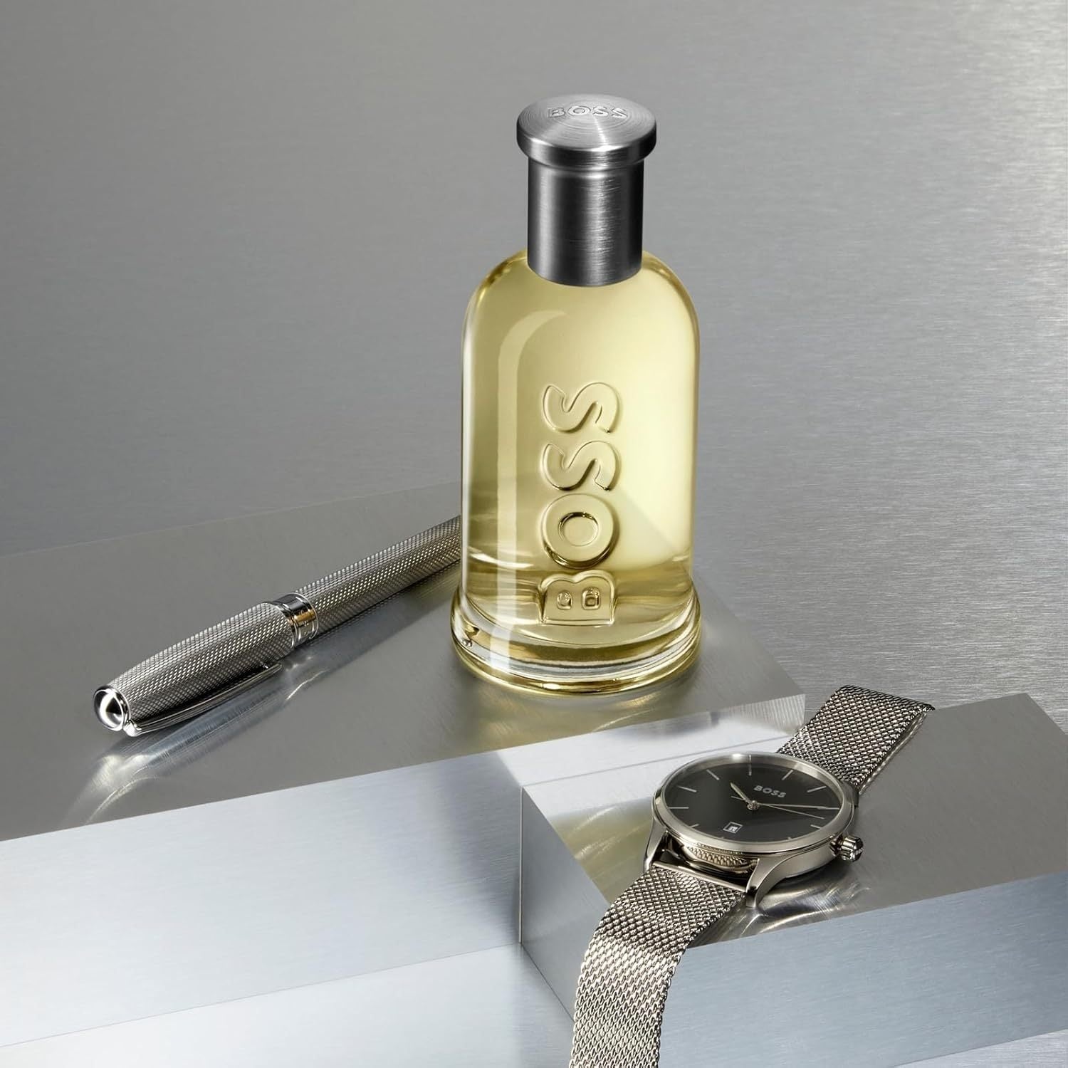 Aftershave Hugo Boss Bottled Splash Woody Spicy with 50ml - product gallery image 3