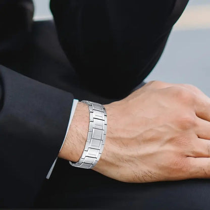 1pc Men'S stainless steel bracelet, Fashionable And Comfortable to Wear, Suitable for Boyfriends And Fathers As The Best Gift