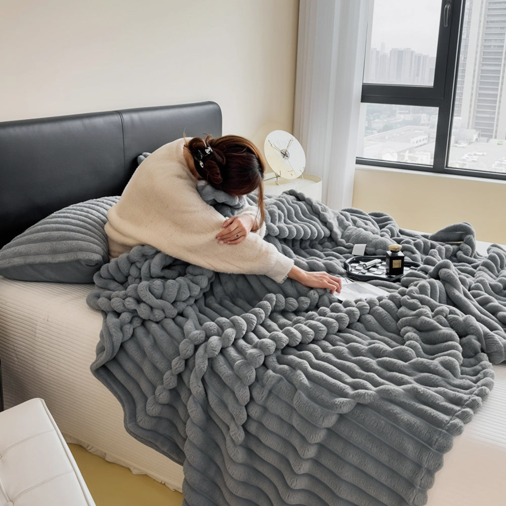 1pc Large Strips Ribbed Throw Blankets | Luxurious 270g Flannel Fleece Blanket | Warm Cozy Blanket Throws For Sofas, Bed, Chair, Couch, Settee | Super Soft Warm Blanket Single Double King Super King Size, Machine Washable, Easy Care, Perfect for Home, Tra