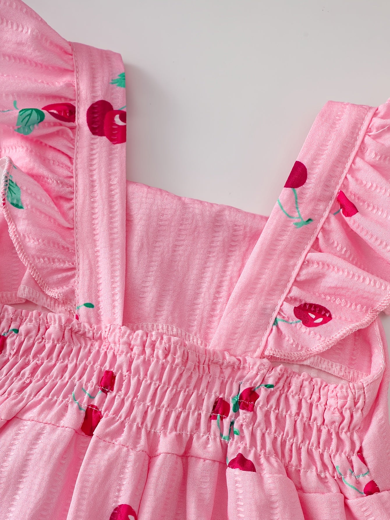 Summer European and American Fashion Baby Girl Onesies, Retro Casual Onesies with Cute Cherry Prints, Playful Flutter Sleeves, Suitable for Daily Wear, Outdoor Activities, Perfect for Outdoor