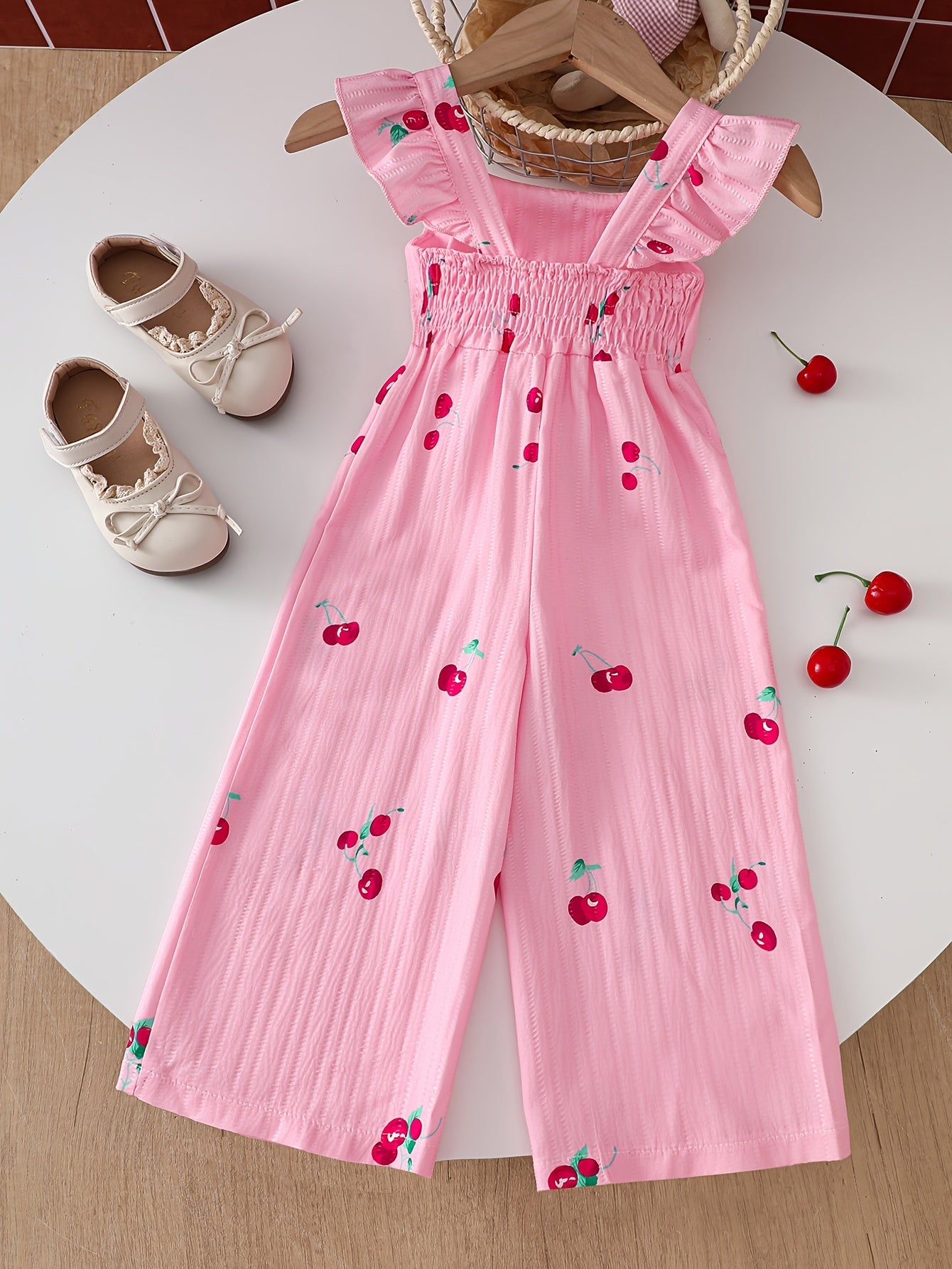 Summer European and American Fashion Baby Girl Onesies, Retro Casual Onesies with Cute Cherry Prints, Playful Flutter Sleeves, Suitable for Daily Wear, Outdoor Activities, Perfect for Outdoor