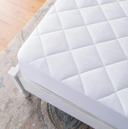 4B Quilted Waterproof Mattress Protector Extra Deep 30cm with Quilted Top Layer and All-Around Elastic, Designed for Stable Mattress Fit and Easy Maintenance, Suitable for Home Use, Guest Rooms and Let Properties, Available in Single Small Double 4FT Doub