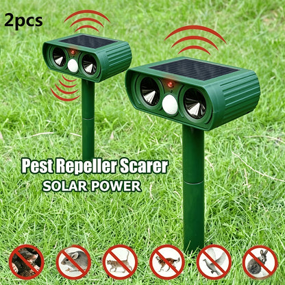 Green Multi-Functional Solar Animal Repellent Device, Equipped with Motion Sensor, Suitable for Squirrels, Mice, Raccoons, Dogs. Suitable for Gardens, Farms, And Yards