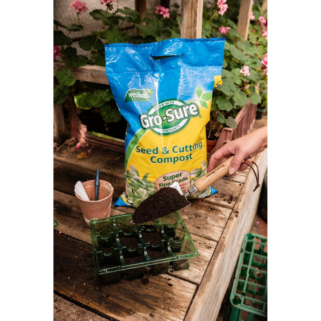 Compost with Westland Gro-Sure Seed Cutting Seaweed - product gallery image 4