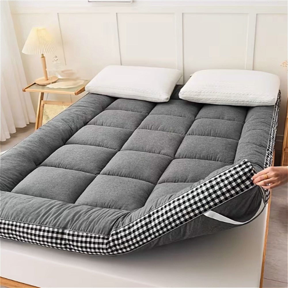 Ultra-soft and Comfortable Brushed Quilted Mattress Topper, Extra-thick Foldable Mattress Topper with Side Plaid Design, Breathable and Durable Bed Mattress Pad Cover, with Strap Design, Medium Hardness, Luxury Bedding for Bedroom, Apartment, Guest Room,