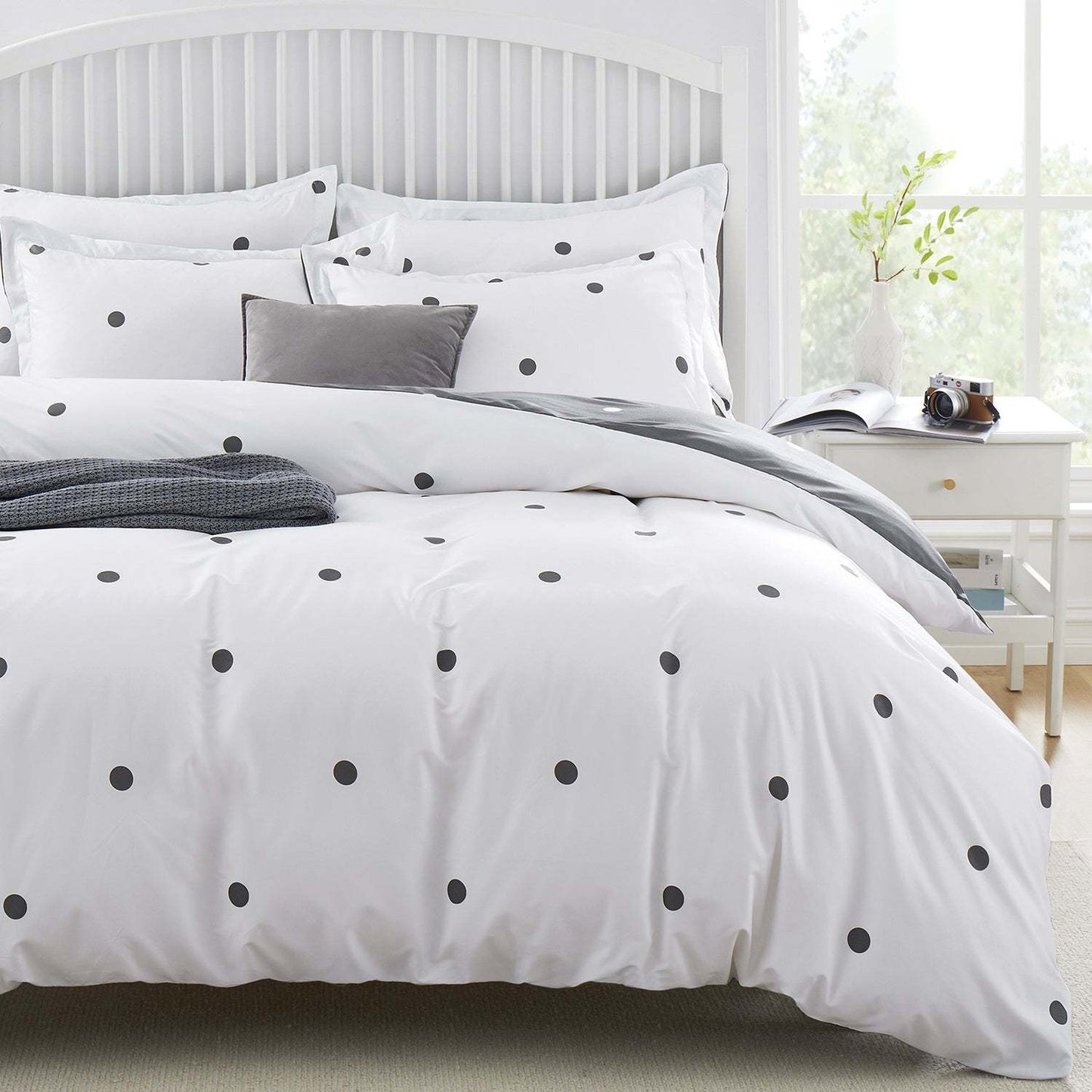 3pcs Polka Dot Printed Reversible Duvet Cover Set - with Pillowcases Soft & Breathable Microfiber, Button Closer, Machine Washable, wrinkle free & Durable – perfect for Bedroom, Guest Room All Sizes Available